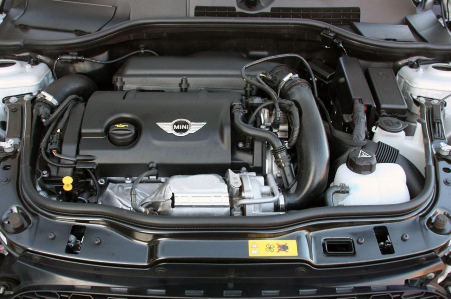  Mini Cooper S Cabrio 2012 года  (фото 36 из 51)